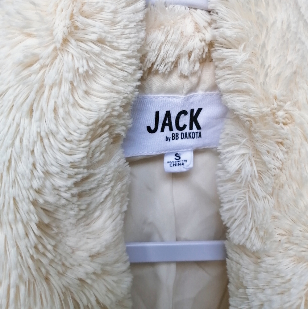 "Big Softy" Faux Fur Vest - Picture 4 of 6